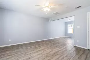 207 N Poplar St, Tomball, TX 77375 - Photo 14