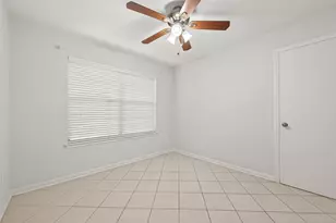 8427 Brickhaven Ln, Houston, TX 77083 - Photo 8