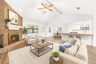 2019 Franklin Cir, Rosenberg, TX 77471 - Photo 2