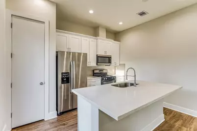 833 Dorchester Street #B, Houston, TX 77022 - Photo 6