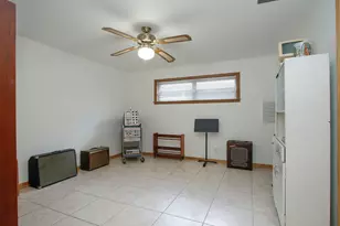 8210 Dover St, Houston, TX 77061 - Photo 30