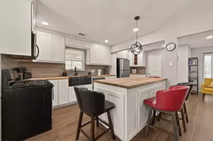 8307 Carvel Ln, Houston, TX 77036 - Photo 14