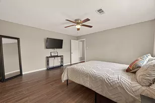 8307 Carvel Ln, Houston, TX 77036 - Photo 30