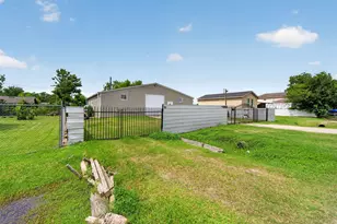 2213 Ellis Dr, Rosharon, TX 77583 - Photo 30