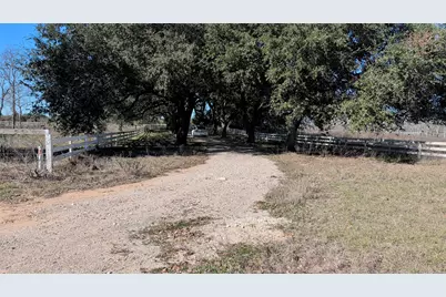 2368 Old Columbus Road N, Sealy, TX 77474 - Photo 12