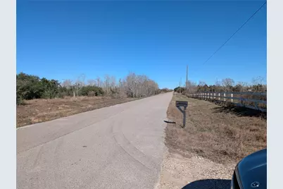 2368 Old Columbus Road N, Sealy, TX 77474 - Photo 2