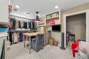 7827 Brykerwoods Dr, Houston, TX 77055 - Photo 24