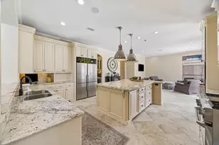 7827 Brykerwoods Dr, Houston, TX 77055 - Photo 14