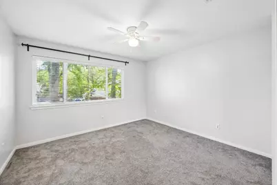 11 Cedar Chase Place, The Woodlands, TX 77381 - Photo 2