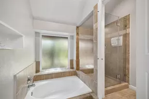 11 Cedar Chase Pl, The Woodlands, TX 77381 - Photo 4