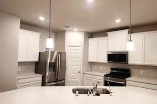 10714 Cliffs View Dr Dr, Rosharon, TX 77583 - Photo 4