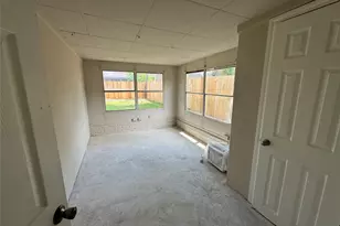 814 Globe St, Houston, TX 77034 - Photo 8