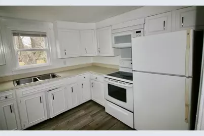 1002 N Jones Street, Baytown, TX 77520 - Photo 4