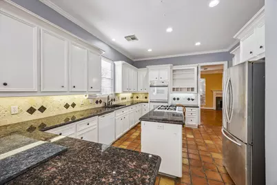 2410 Briar Ridge Drive, Houston, TX 77057 - Photo 4