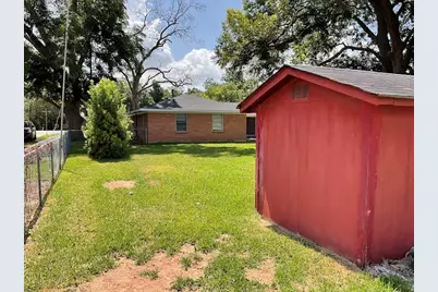 210 Southern Oaks Drive, Lake Jackson, TX 77566 - Photo 22