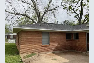 210 Southern Oaks Drive, Lake Jackson, TX 77566 - Photo 14