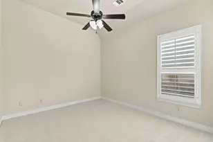 2936 Hawkins Creek Ln, League City, TX 77573 - Photo 18