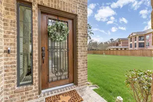 2706 King's Retreat Cir, Kingwood, TX 77345 - Photo 2