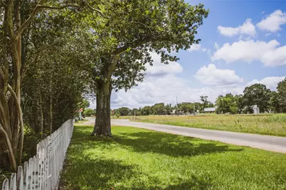 10753 Track Rd E, Cat Spring, TX 78933 - Photo 2