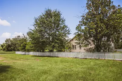 10753 Track Rd E, Cat Spring, TX 78933 - Photo 40