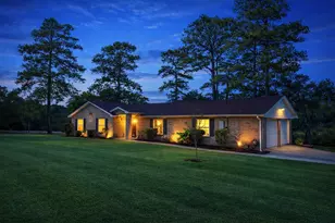 203 N Bayou Bend Dr, Baytown, TX 77521 - Photo 1