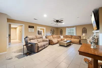 203 N Bayou Bend Drive, Baytown, TX 77521 - Photo 12