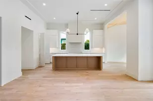 1002 E 25th St, Houston, TX 77009 - Photo 6