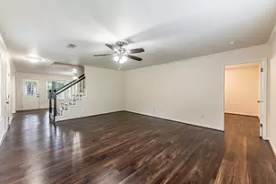 1006 Amesbury Ct, Huntsville, TX 77340 - Photo 4