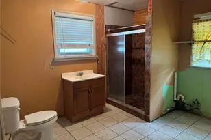 619 N Avenue C, Freeport, TX 77541 - Photo 8