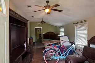 619 N Avenue C, Freeport, TX 77541 - Photo 2