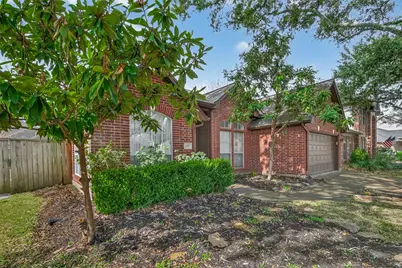 1111 Summer Brk, Sugar Land, TX 77479 - Photo 2