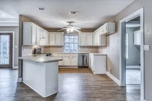 114 Park Pl, La Grange, TX 78945 - Photo 8