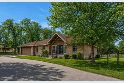 114 Park Place, La Grange, TX 78945 - Photo 1