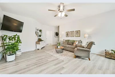 7407 Parkview Drive, Hitchcock, TX 77563 - Photo 6