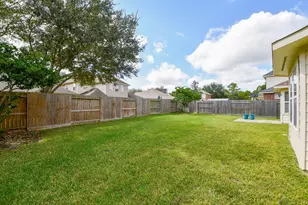 12104 Dawn Mist Ct, Pearland, TX 77584 - Photo 4