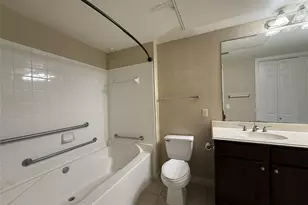 7575 Kirby Dr, Houston, TX 77030 - Photo 26