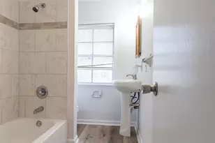 629 13th Ave N, Texas City, TX 77590 - Photo 18