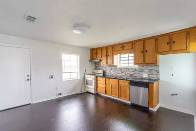 629 13th Avenue N, Texas City, TX 77590 - Photo 4