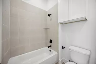 8107 Calhoun Rd, Houston, TX 77033 - Photo 22