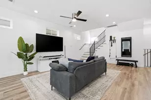 2056 Johanna Dr, Houston, TX 77055 - Photo 6