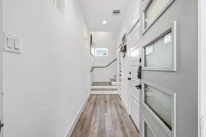 2056 Johanna Drive #F, Houston, TX 77055 - Photo 2