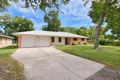 102 S Noble Road, Texas City, TX 77591 - Photo 1