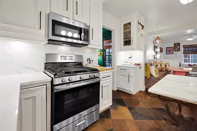 1305 Postoffice, Galveston, TX 77550 - Photo 14