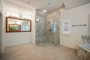 7 Chivary Oaks Ct, The Woodlands, TX 77382 - Photo 38