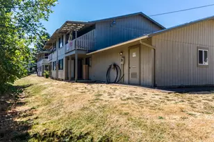 1051 E Central St, Sutherlin, OR 97479 - Photo 6