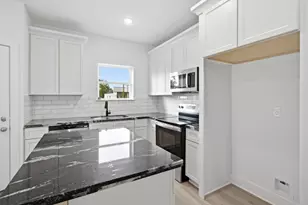 307 Bolden St C/D St, Houston, TX 77029 - Photo 10