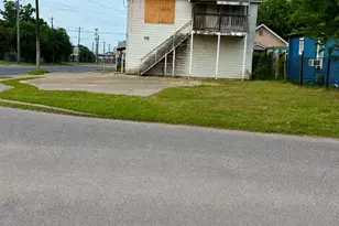 1806 S Sgt Macario Garcia Dr, Houston, TX 77011 - Photo 2