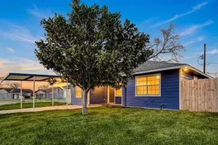 12445 Parkey Ln, Houston, TX 77015 - Photo 2