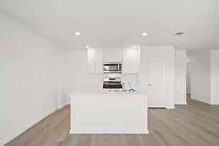 641 Iron Horse Dr, Conroe, TX 77303 - Photo 2
