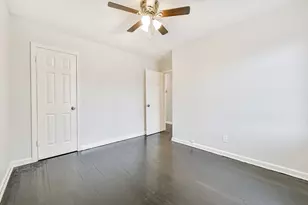 5855 Beldart St, Houston, TX 77033 - Photo 22